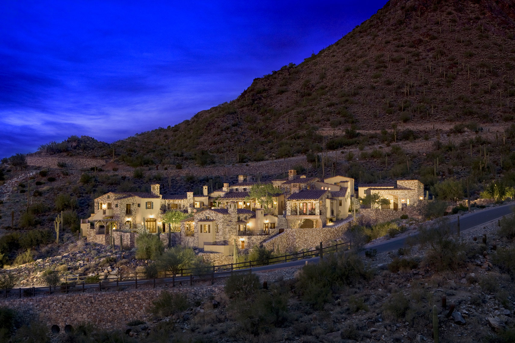 Luxury Custom Homes Architect | Paradise Valley AZ | Dale Gardon Design